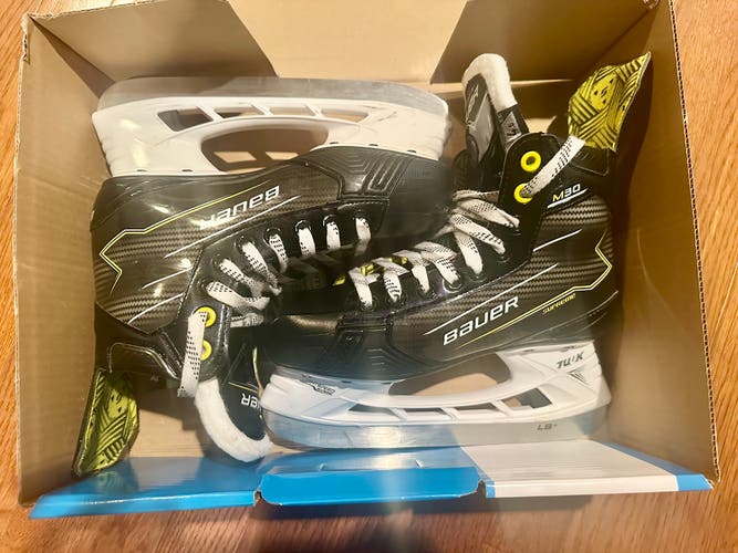 Bauer Supreme M30 Hockey Skates Extra Wide Width Size 4.5 (Used)