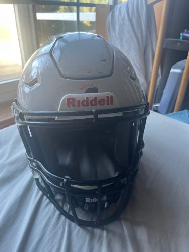 Medium Youth Riddell SpeedFlex Helmet (Used)