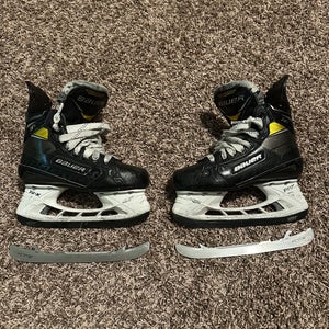 Bauer Supreme 3S Pro Hockey Skates Extra Wide Width  Size 2 (Used)
