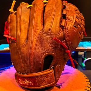 Shoeless Jane softball glove 1250