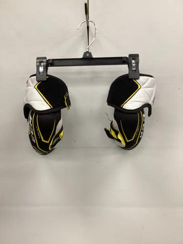 Used CCM TACKS 5092 Junior Elbow Pads MD 11851-S000035978
