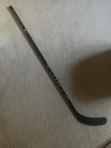 Intermediate Right Handed Hockey Stick (Used)