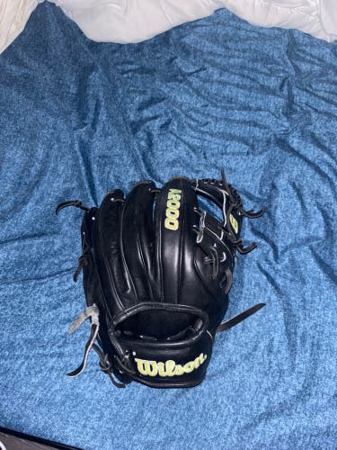 Wilson RH Infield A2000 Baseball Glove 11.5" (Used)