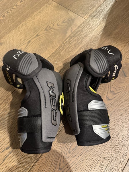 Senior Small CCM Tacks AS-V Elbow Pads (Used)