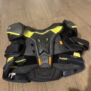 Small Senior CCM XF Pro Shoulder Pads (Used)
