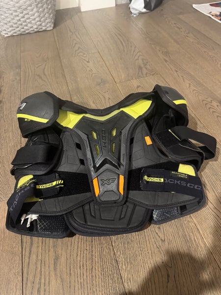 Small Senior CCM XF Pro Shoulder Pads (Used)