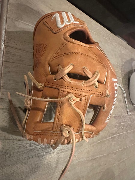 2023 Marucci RH Infield Capitol Series Baseball Glove 11.5" (Used)