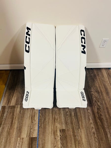 * New CCM AXIS 2 Pads 33+1 White *