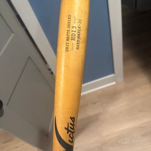 2021 Victus HD13 Maple BBCOR Certified Bat (-3)  28 oz 31" (Used)