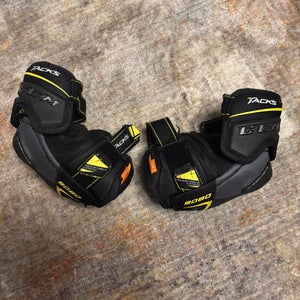 Small Junior CCM Tacks 9080 Elbow Pads (Used)