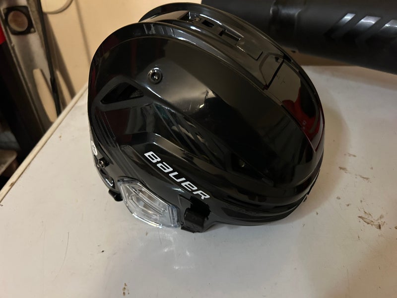 Small Bauer Re-Akt 85 Helmet (Used)