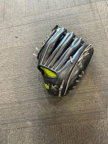 Used Franklin 226111 BB/SB Glove LH Throw Black 12" 11614-S000219099