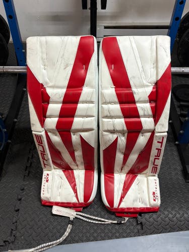 33"  True 9x3 Goalie Leg Pads  (Used)