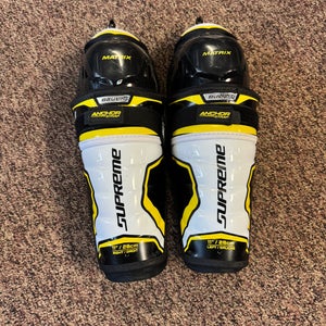 Junior Bauer Supreme Matrix 11" Shin Pads  (New)
