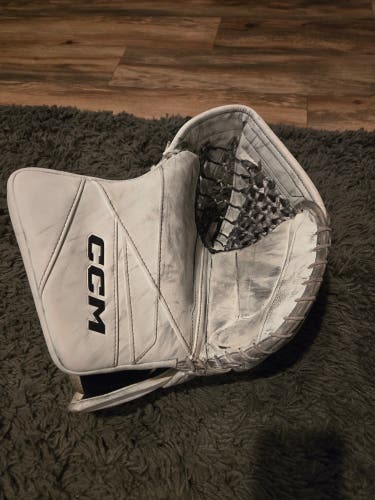 CCM Axis 2 Pro Regular (Used)
