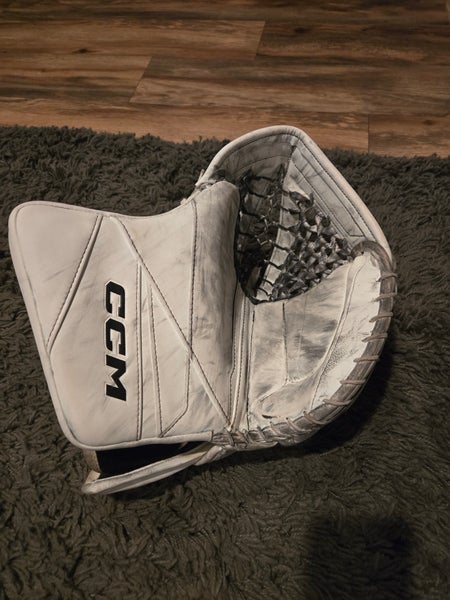 CCM Axis 2 Pro Regular (Used)