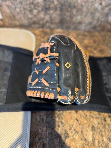 Nokona RH Edge X Baseball Glove 12"