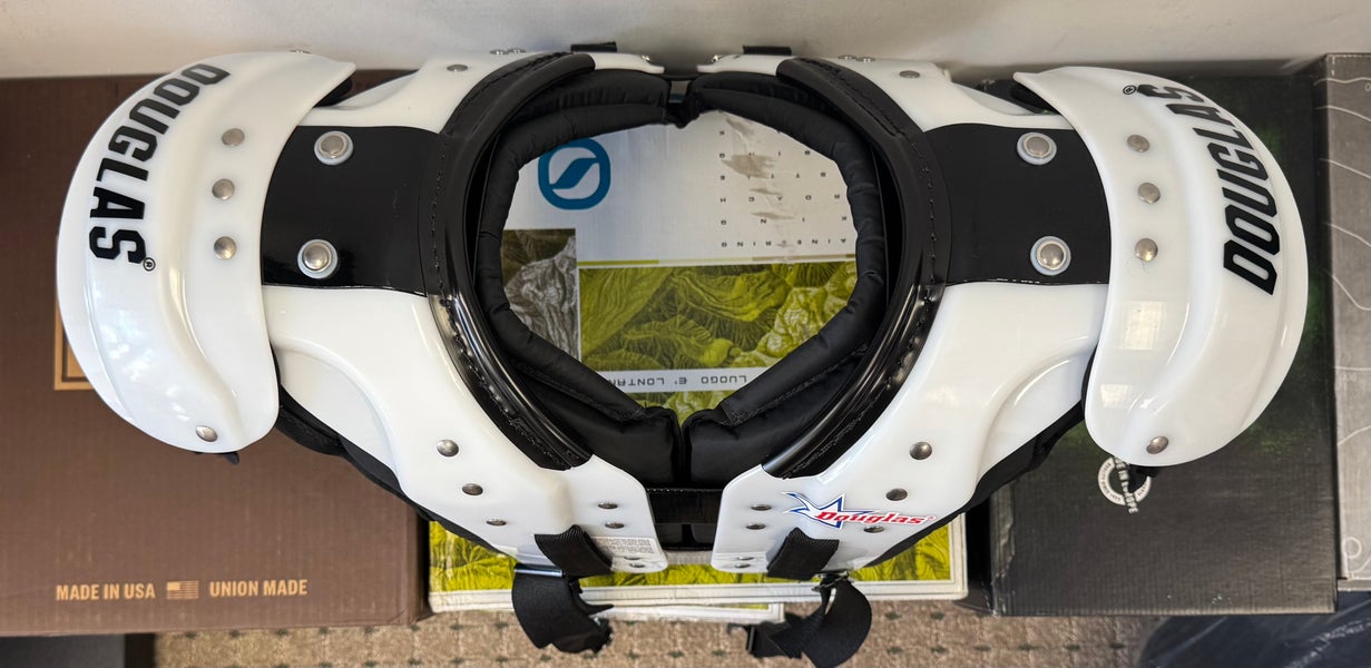 アメフト アメリカンフットボール ダグラス ショルダーパッド CP 24SW