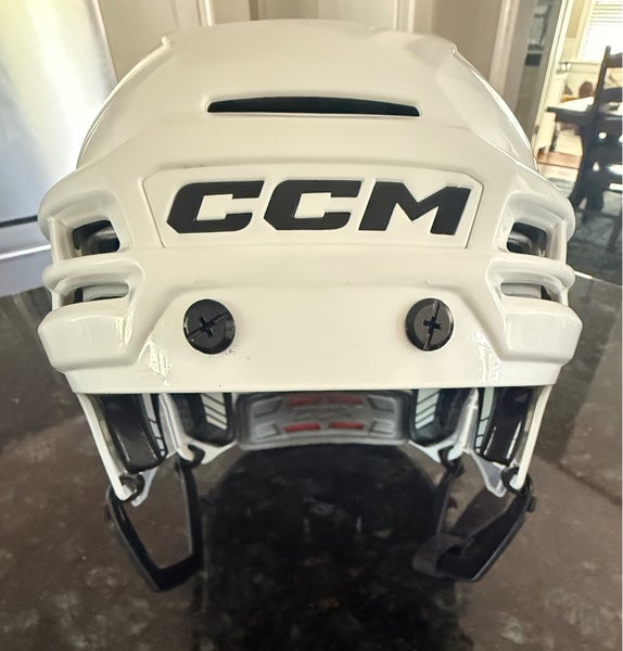 Medium CCM Tacks 910 Helmet (Used)