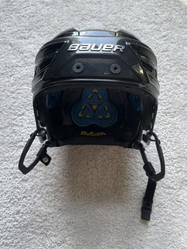 Medium Bauer Re-Akt 150 Helmet (Used)