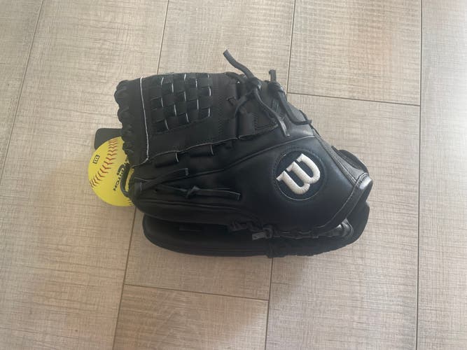 Pitcher's LH Wilson A2000 Baseball Glove 12" (New)