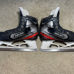 Bauer Vapor X2.9 Hockey Goalie Skates Regular Width  Size 2 (Used)