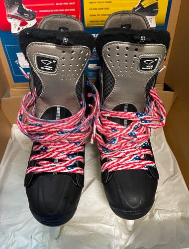 Nike Quest 3 Jr Hockey Skates size 4.5D