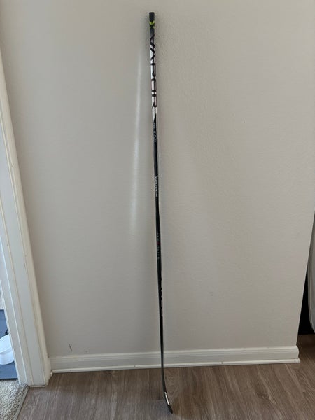 Senior 87 Flex Bauer Hyperlite 2 Right Handed Hockey Stick P28 (New)