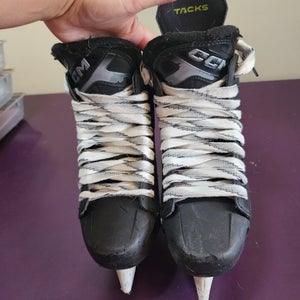 2024 CCM Tacks Vector Hockey Skates Regular Width 6 (Used)