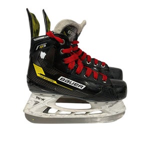 Used Bauer SUPREME M30 Intermediate Hockey Skate Intermediate 4.5 11847-S000024486