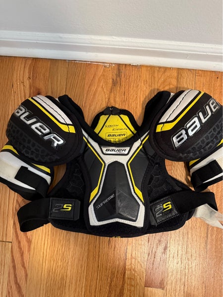 Small Youth Bauer Supreme 2S Pro Shoulder Pads (Used)
