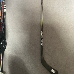 Youth Bauer Vapor Hyperlite 2 Left Hand Hockey Stick (Used)