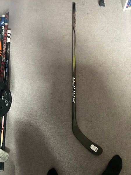 Youth Bauer Vapor Hyperlite 2 Left Hand Hockey Stick (Used)