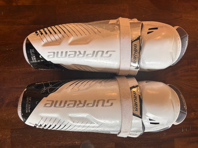 Intermediate Bauer Supreme Ignite 13" Shin Pads (Used)
