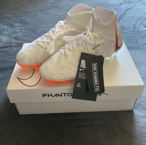 White Unisex Size M 3.5 (W 4.5) Nike Phantom Luna Elite Turf Cleats Cleats (New)