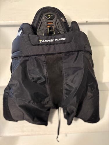 Junior Small CCM Tacks 7092 Hockey Pants (Used)