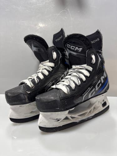 Used CCM Tacks Classic Size 1 Regular Hockey Skates