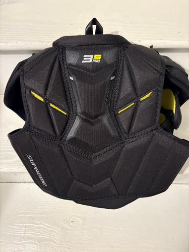 Medium Junior Bauer Supreme 3S Pro Shoulder Pads (Used)