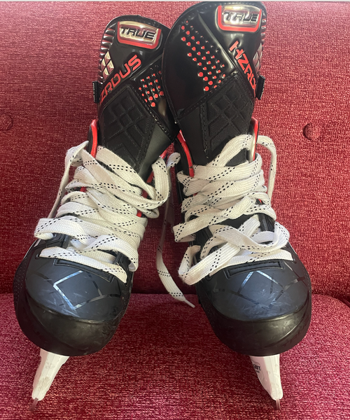 True HZRDUS 9X Hockey Skates Wide Width 6 (Used)