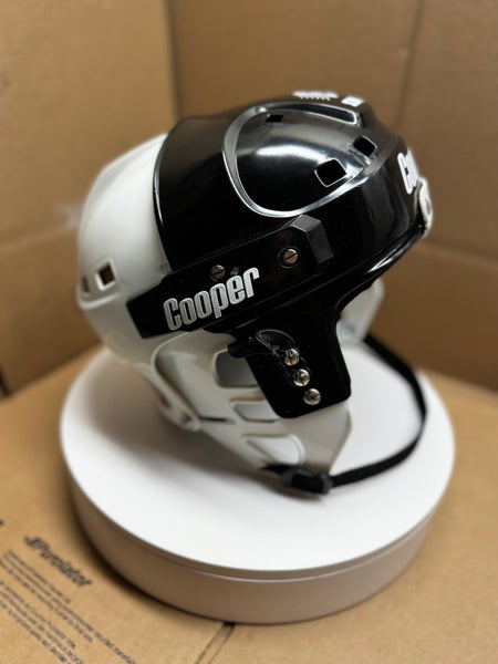 VINTAGE COOPER SK2000 LARGE HOCKEY HELMET