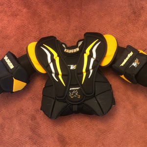 XL 2016 Vaughn Velocity V7 Goalie Chest Protector (Used)