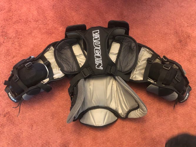 Small / Medium 2020 Vaughn Velocity V9 Goalie Chest Protector (Used)