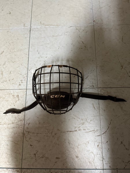 Small CCM FM580 Full Cage (Used)