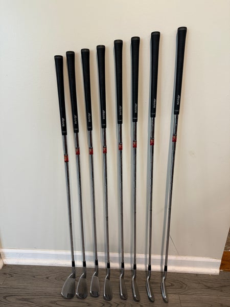 Men's Mizuno MX 25 Right Handed Iron Set Regular Flex (8 Clubs) #4 - #9, PW, GW Steel Shaft (Used)