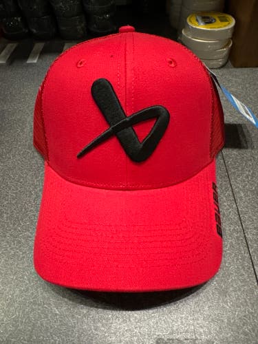 Red Adult Unisex One Size Fits All Bauer Hat (New)
