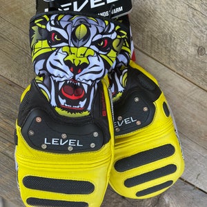 Yellow Medium/Large Adult Unisex Level Gloves (New)