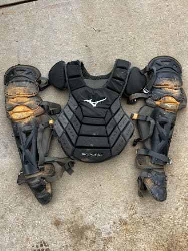 Black Mizuno Samurai Catcher's Set