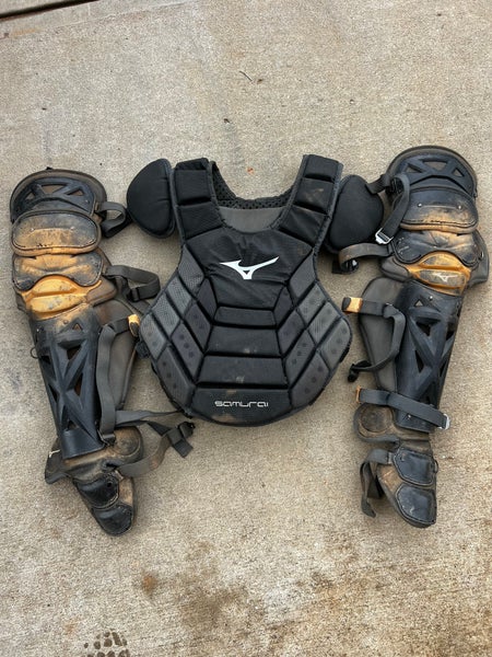 Black Mizuno Samurai Catcher's Set