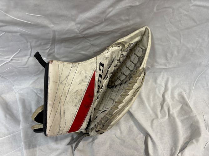 Used Regular CCM Extreme Flex III E3.5 Glove