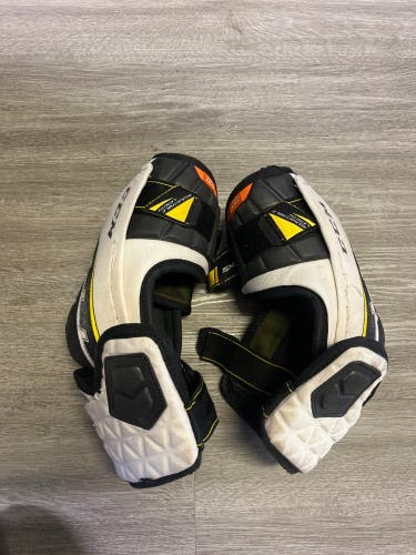 Medium Senior CCM Tacks Pro Elbow Pads Pro Stock (Used)